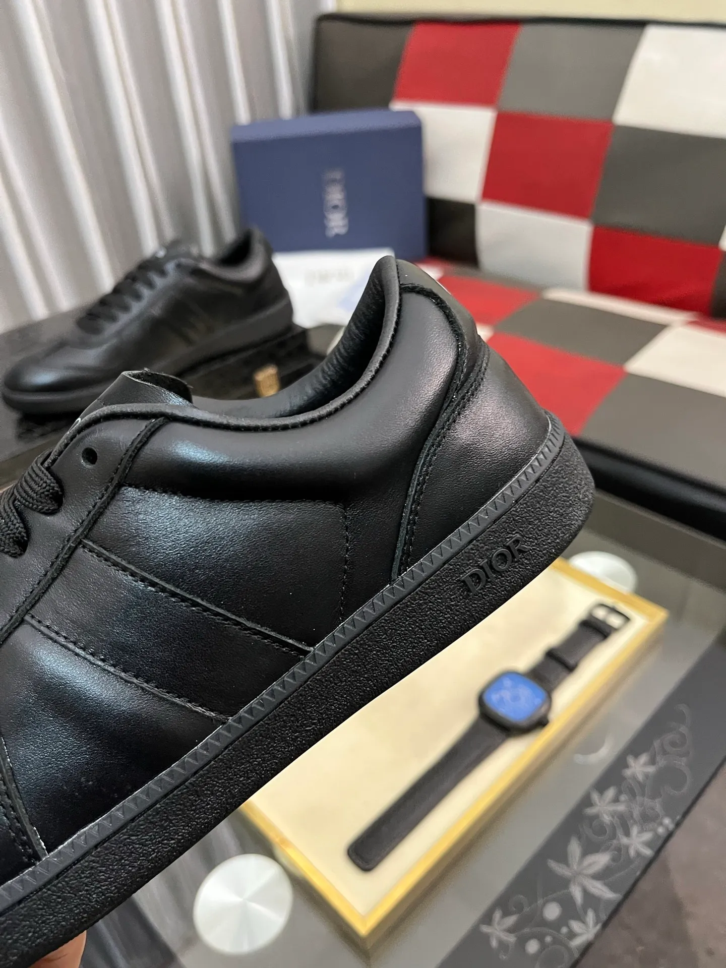 Men's shoes 💰400⌚️⌚️[Dior] Dior's new casual men's shoes are launched in Hong Kong counters. Official website 1:1 production. Original Italian materials. Designed by European and American masters. Perfect shape to create counter quality. Solid color rubber wear-resistant outsole and classic dazzling head! Super versatile and very comfortable. High-end without losing taste, fashionable and novel! ! Absolute focus! Code number: 38-444️⃣Colors available
